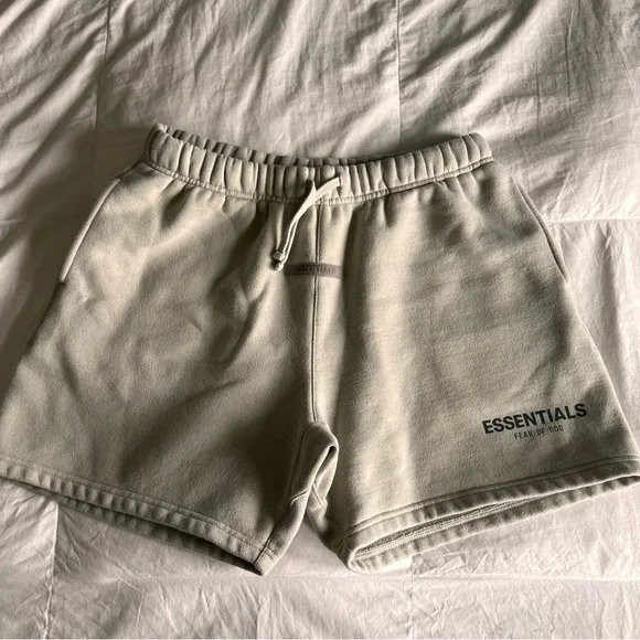 Essentials FOG Sweatshorts - Picture 1 of 4